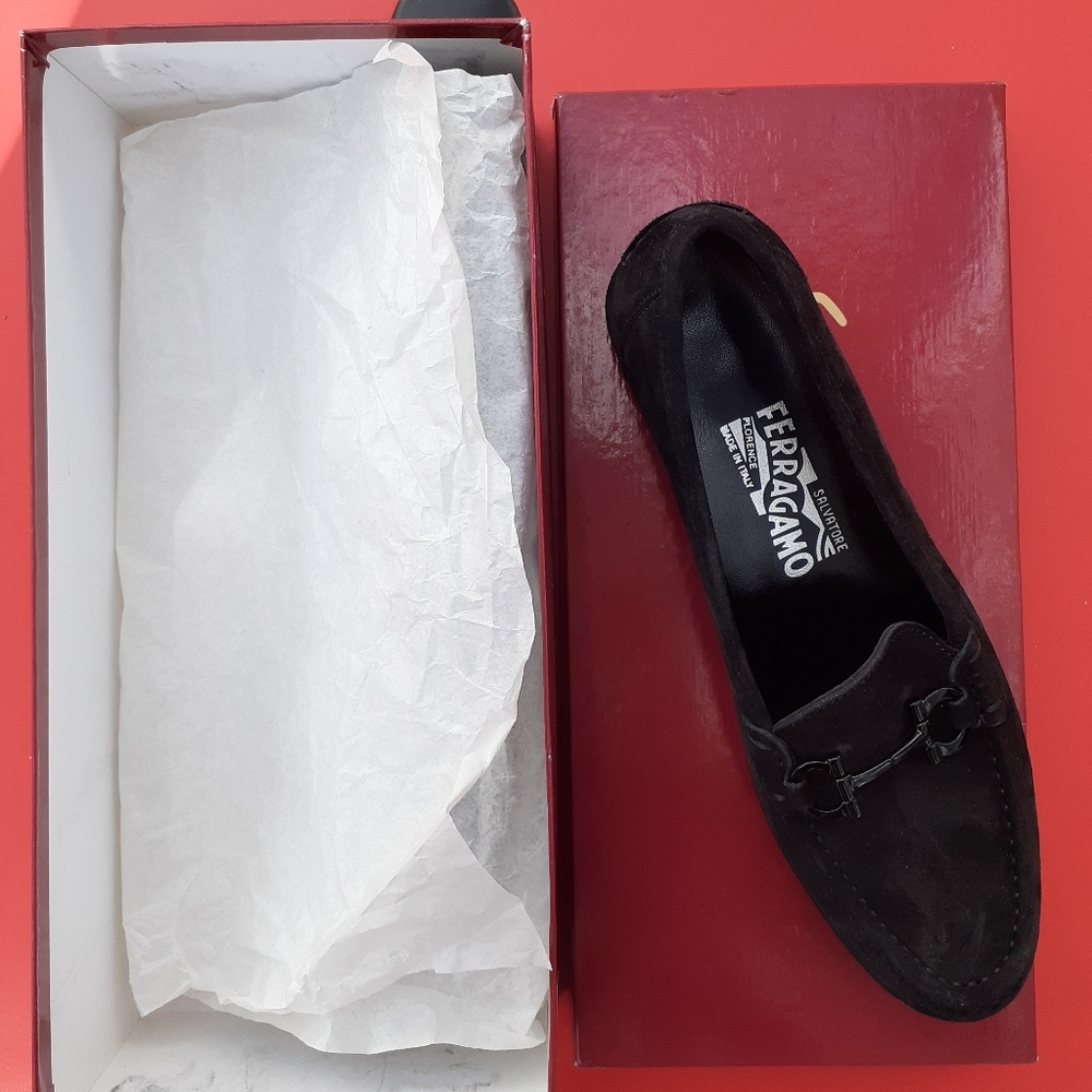 Salvatore Ferragamo woman shoe